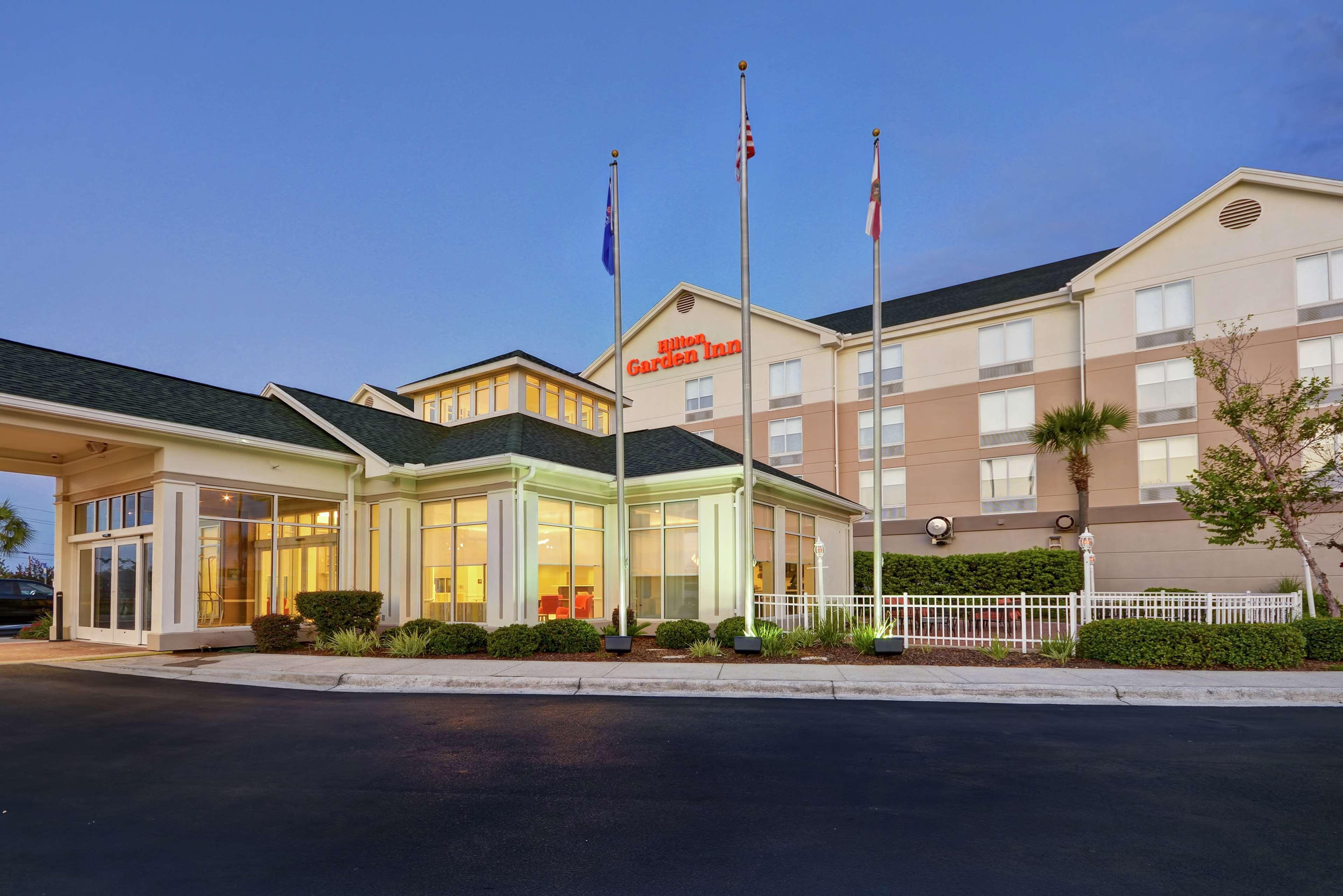 Hilton Garden Inn Panama City Exterior photo